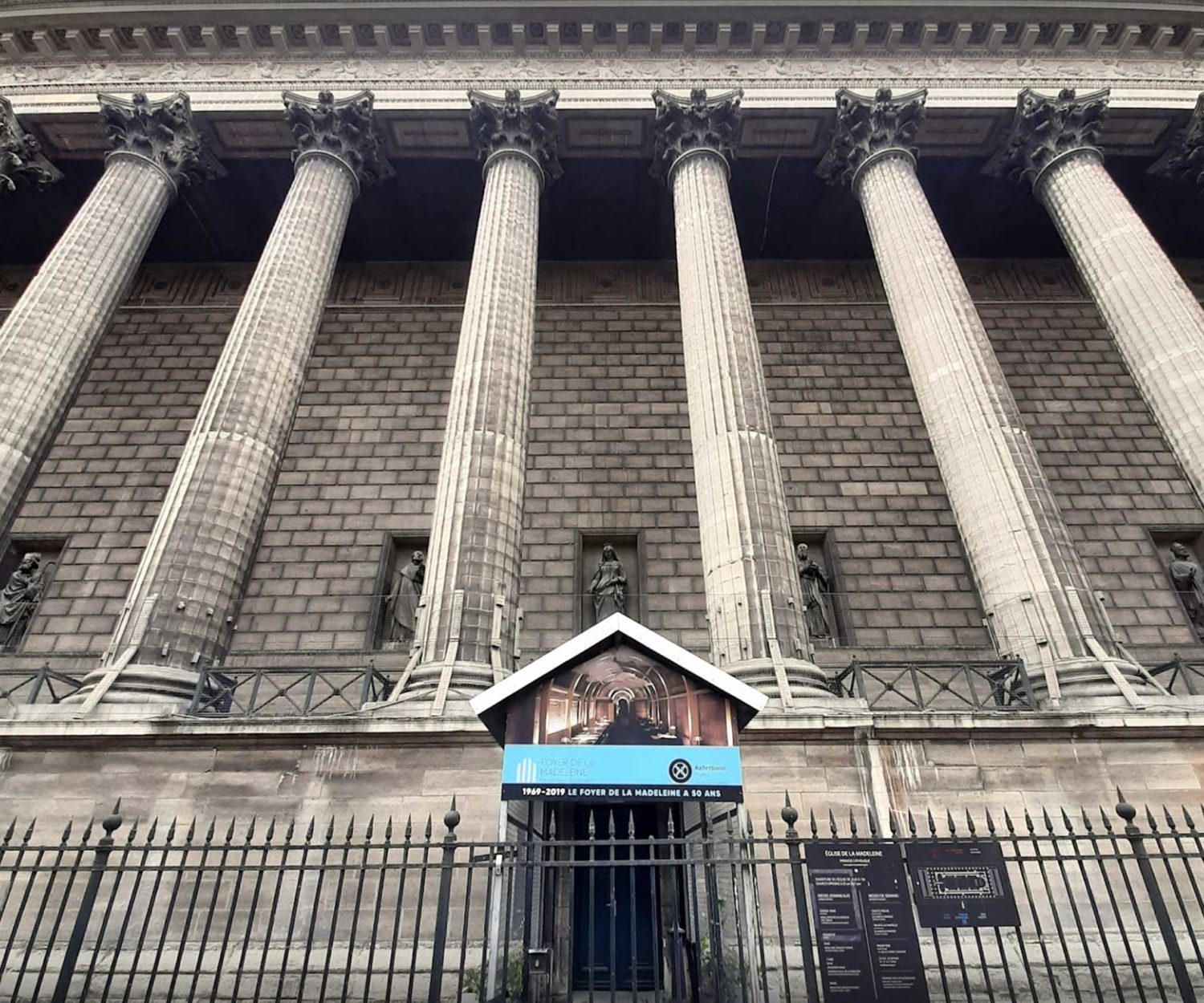 Expo-vente-paris-La-Madeleine-les-papiers-jardins