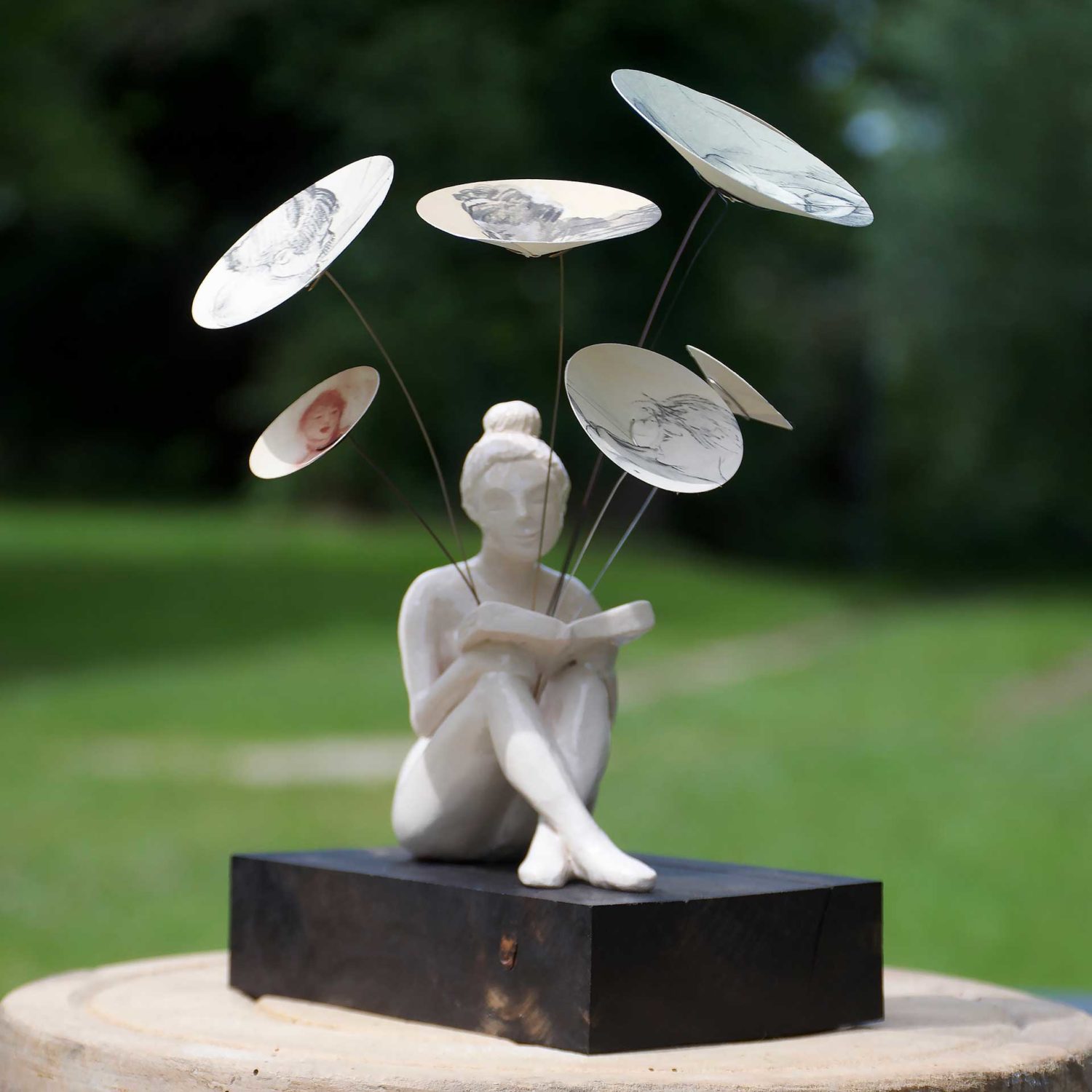 a-l-ombre des-jeunes-filles-en-fleur-les-papiers-jardins